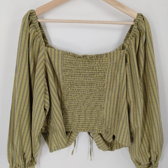 Levi's Ruched Balloon Sleeve Top - Picture 5 of 6